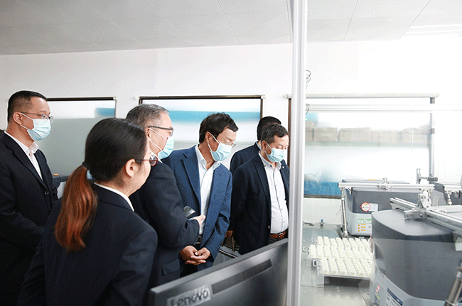 中国生物发酵产业协会名誉理事长石维忱一行到访开云参观交流